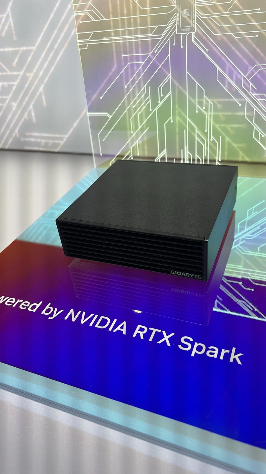 GIGABYTE RTX Spark 小型桌機實機|蓋斯克科技